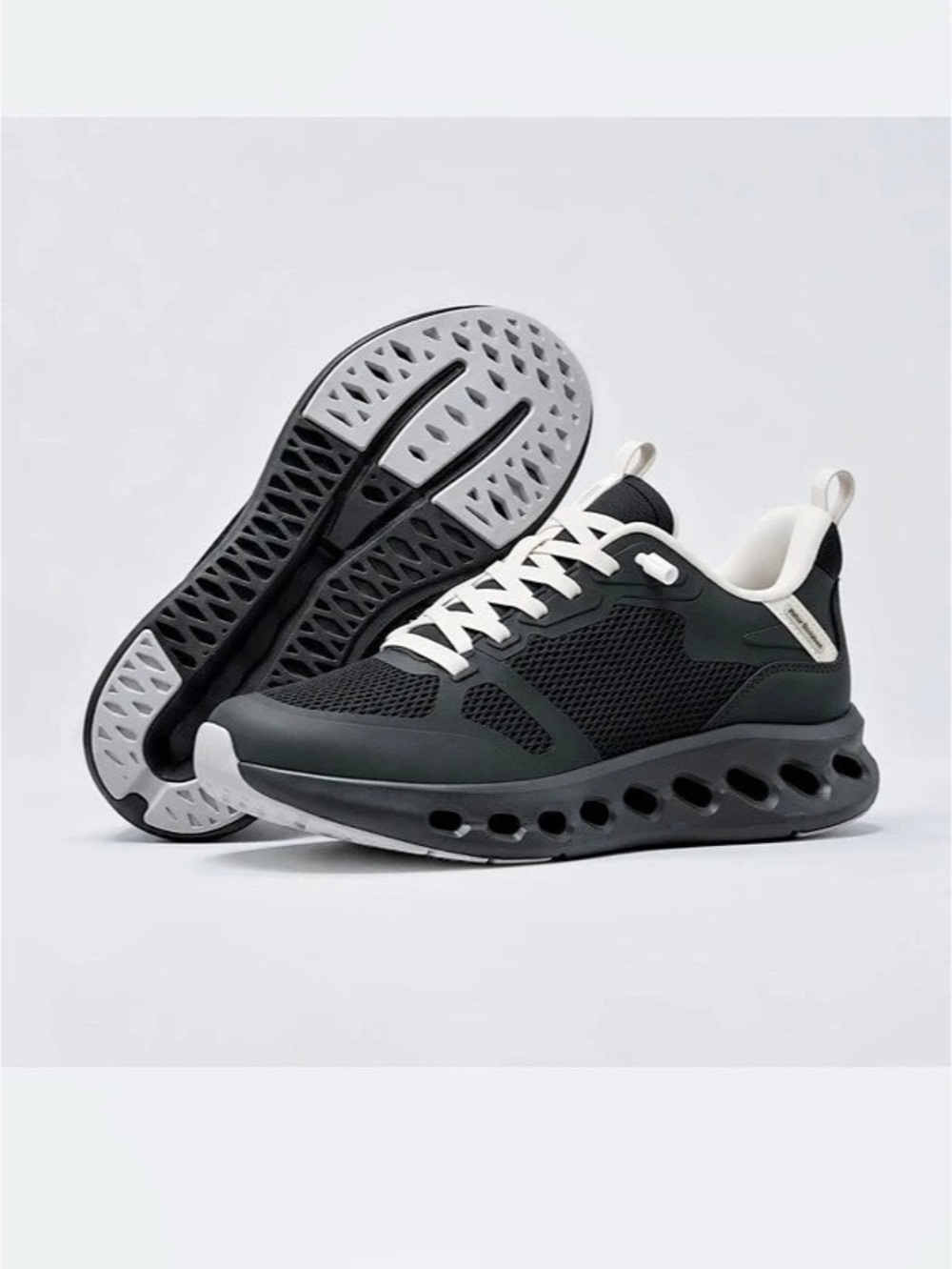 Omega Walk Lumis Sneakers in Black & Gray